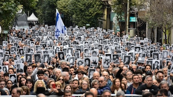 Acto en conmemoración por el 32° aniversario del atentado a la AMIA
