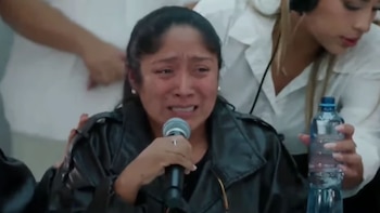 Pilar Torres negó en conferencia de prensa del 6 de agosto haber maltratado a exintegrantes de La Bella Luz. Latina Noticias.