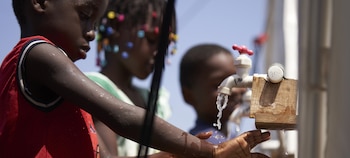 Imagen de archivo. Niños migrantes