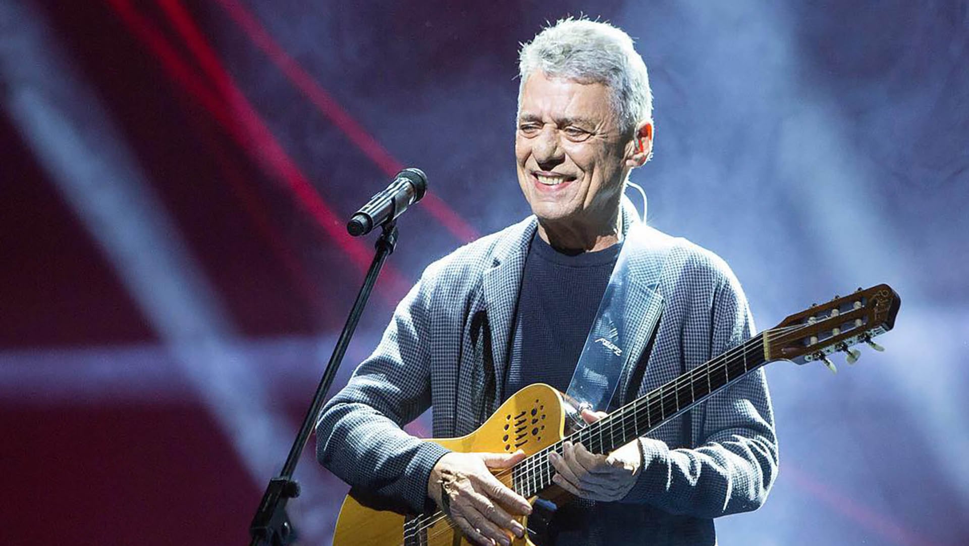 Chico Buarque, músico brasileño: “Es necesario desconfiar siempre de las cosas fáciles”