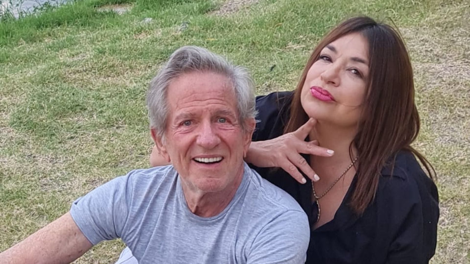 Pablo Alarcón y Claribel Medina protagonizan Es complicado