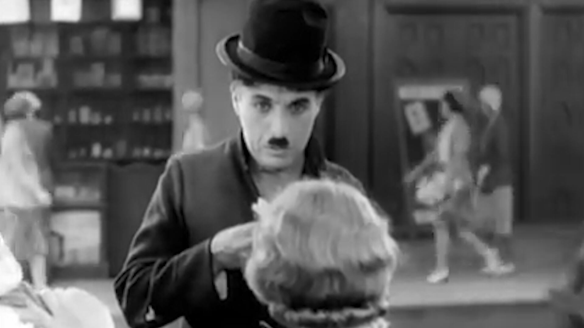 Chaplin, más que actor, fue director, guionista, compositor y productor de sus películas - (Captura de video)