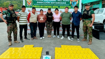 PNP decomisa más de 72 kilos de cocaína ocultos en la carrocería de una camioneta y detiene a seis presuntos integrantes de una banda