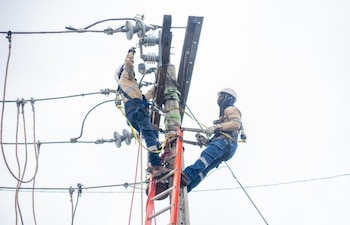 El consumidor minorista no tiene capacidad de elección para contratar sus requerimientos de energía eléctrica, indica la Acodeco. (Ensa)