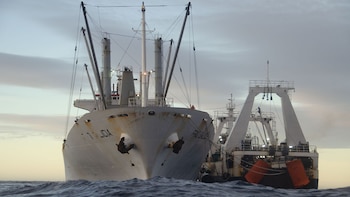 En plena maniobra de transbordo