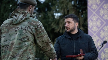 Zelenski amenaza veladamente a Orbán