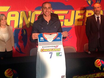 El exarmador internacional Carlos Arroyo,