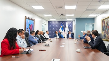 Plazo de 30 días en República Dominicana para resolver uso de tarjetas en gasolineras