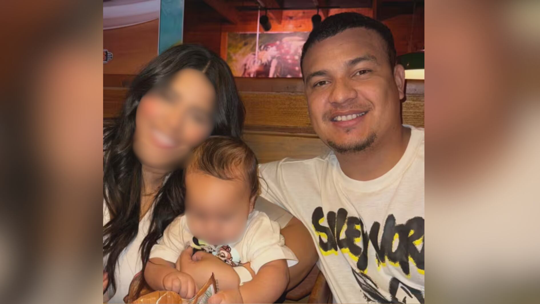 González emigró junto a su esposa en noviembre de 2024 y tuvieron a su pequeño en EE. UU. - crédito @orange4u28/X