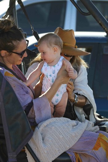 Pampita y Anita pasearon en