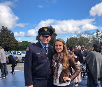 La familia describió que James