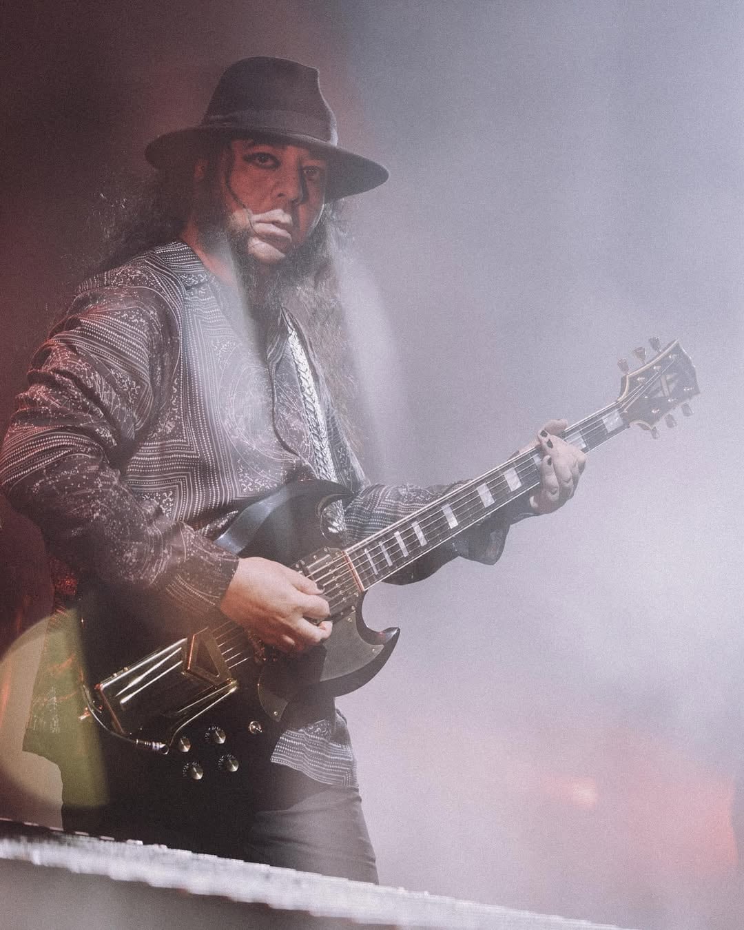 La lesión de James Hetfield en un accidente de jetski permitió que Daron Malakian asumiera el rol de guitarrista y vocalista de Metallica de forma improvisada en vivo (Instagram @daronmalakian)