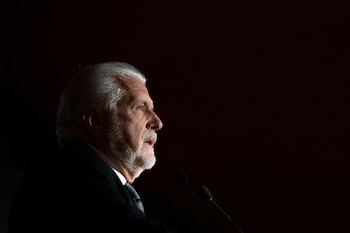 ARCHIVO – El entonces ministro de Defensa de Brasil, Jaques Wagner, habla en la ceremonia de apertura de la Exhibición Internacional de Defensa y Seguridad LAAD en Río de Janeiro, Brasil, el 14 de abril de 2015. (AP Foto/Felipe Dana, Archivo)