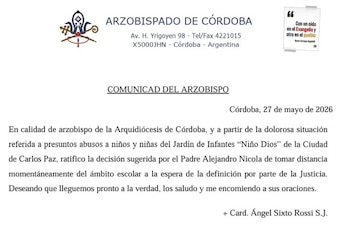 Captura de pantalla de un comunicado oficial del Arzobispado de Córdoba. Muestra membrete, logo, texto principal y la firma del Cardenal Ángel Sixto Rossi S.J