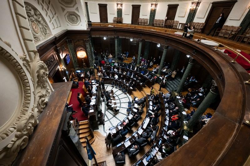 La Legislatura porteña aprobó límites a las cobranzas extrajudiciales y creó una mesa de asistencia para personas endeudadas