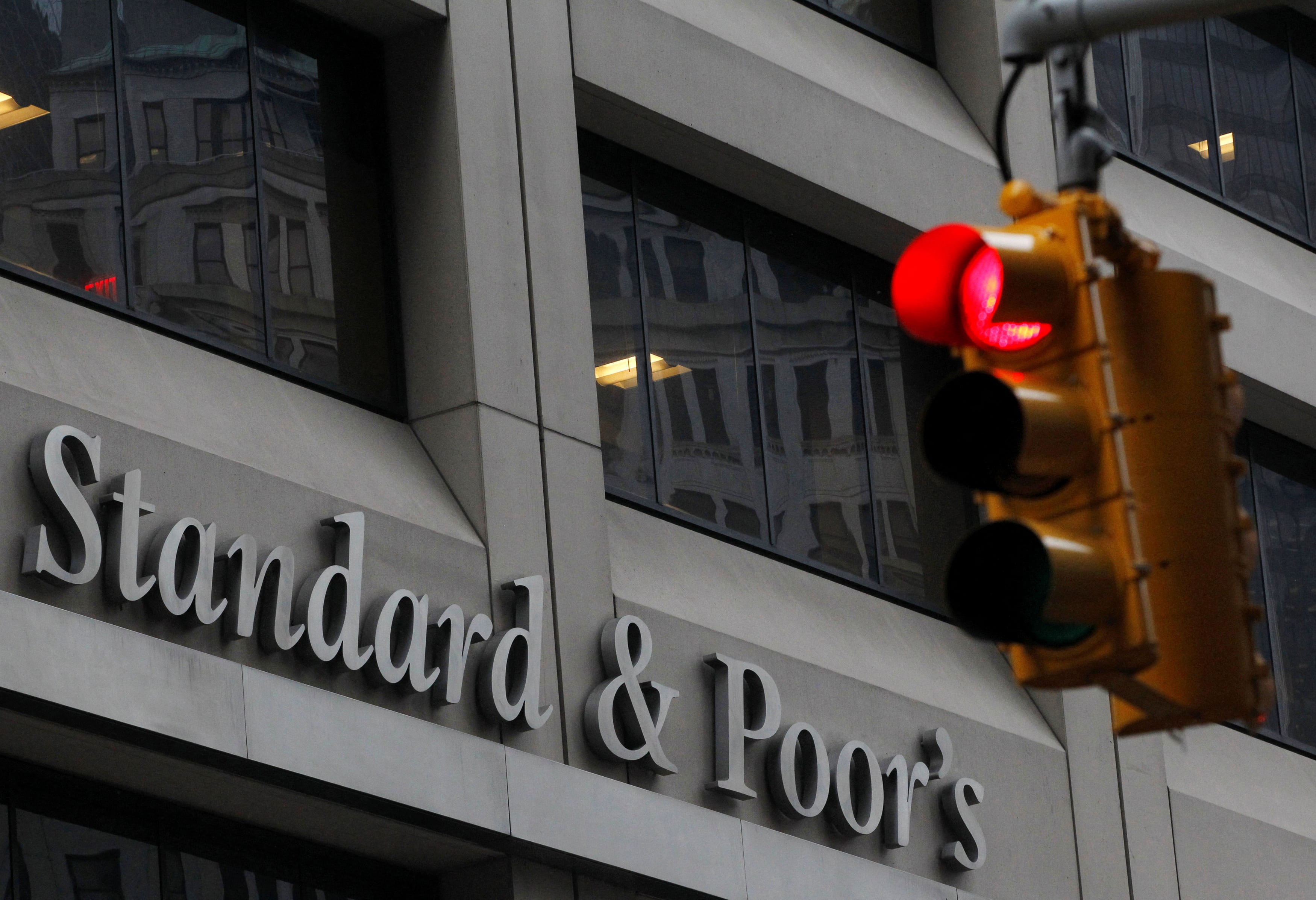FILE PHOTO: A view shows the Standard & Poor's building in New York's financial district February 5, 2013. REUTERS/Brendan McDermid/File Photo