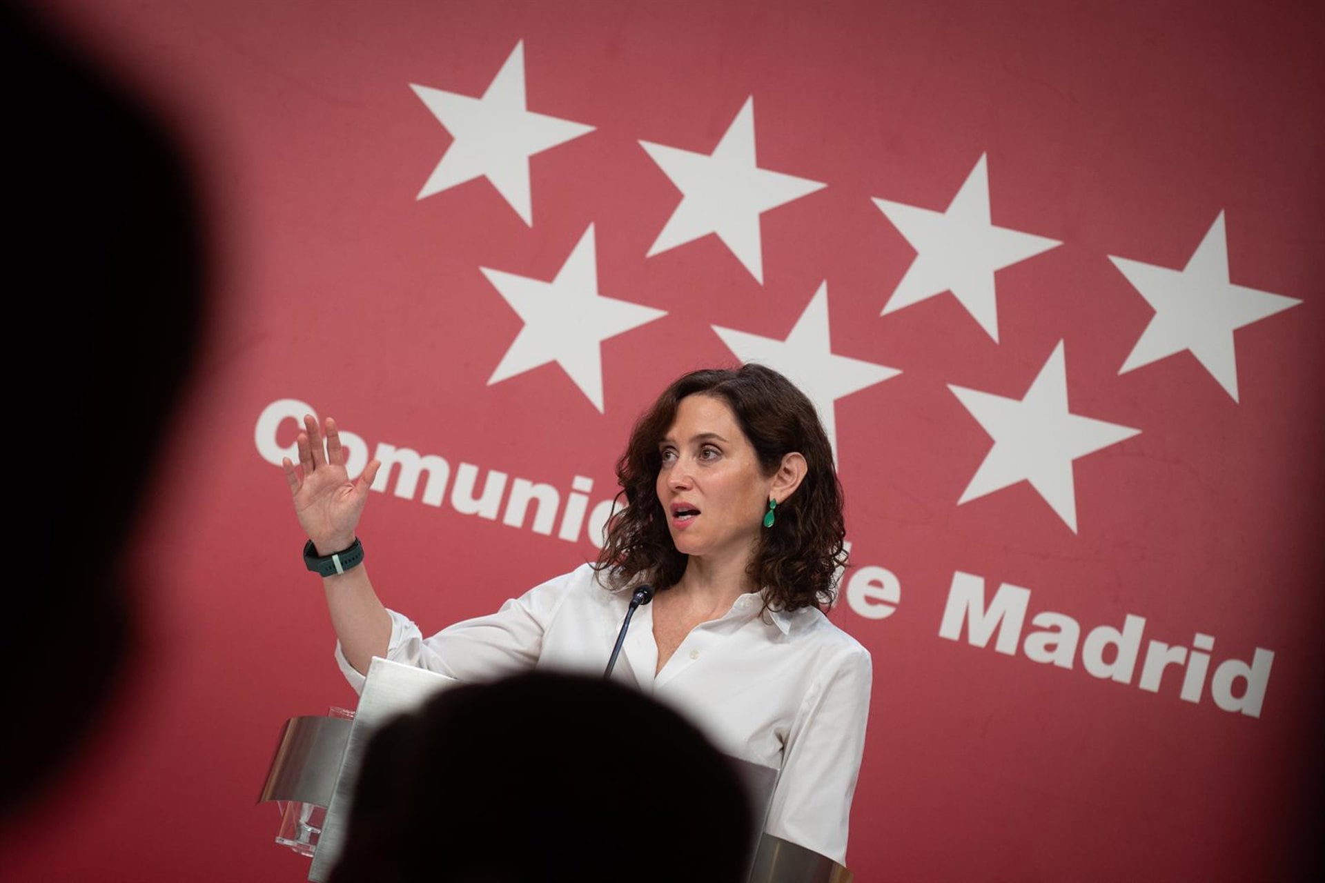 Las únicas explicaciones de Ayuso sobre el ático de Chamberí: desde el “no es para mí” a defender su venta para “reforzar la reconstrucción en la Sierra Oeste” tras los incendios