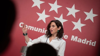 Las únicas explicaciones de Ayuso sobre el ático de Chamberí: desde el “no es para mí” a defender su venta para “reforzar la reconstrucción en la Sierra Oeste” tras los incendios