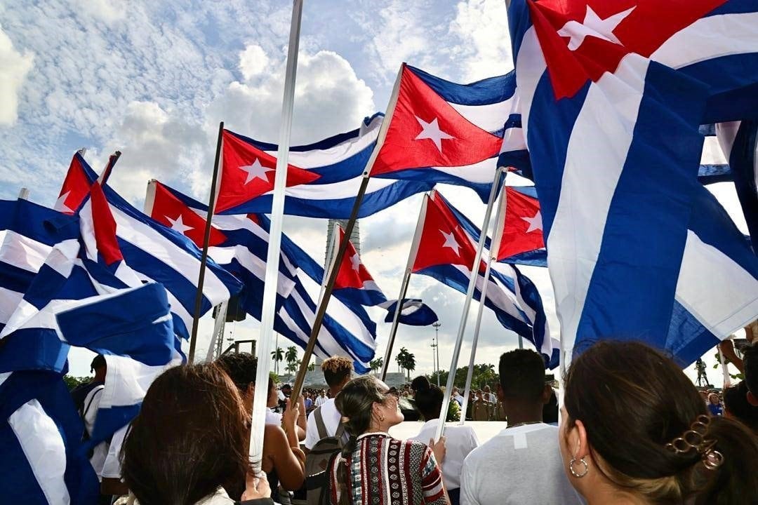18/02/2025 Banderas de Cuba en un acto en La HabanaPOLITICA INTERNACIONALPRESIDENCIA DE CUBA