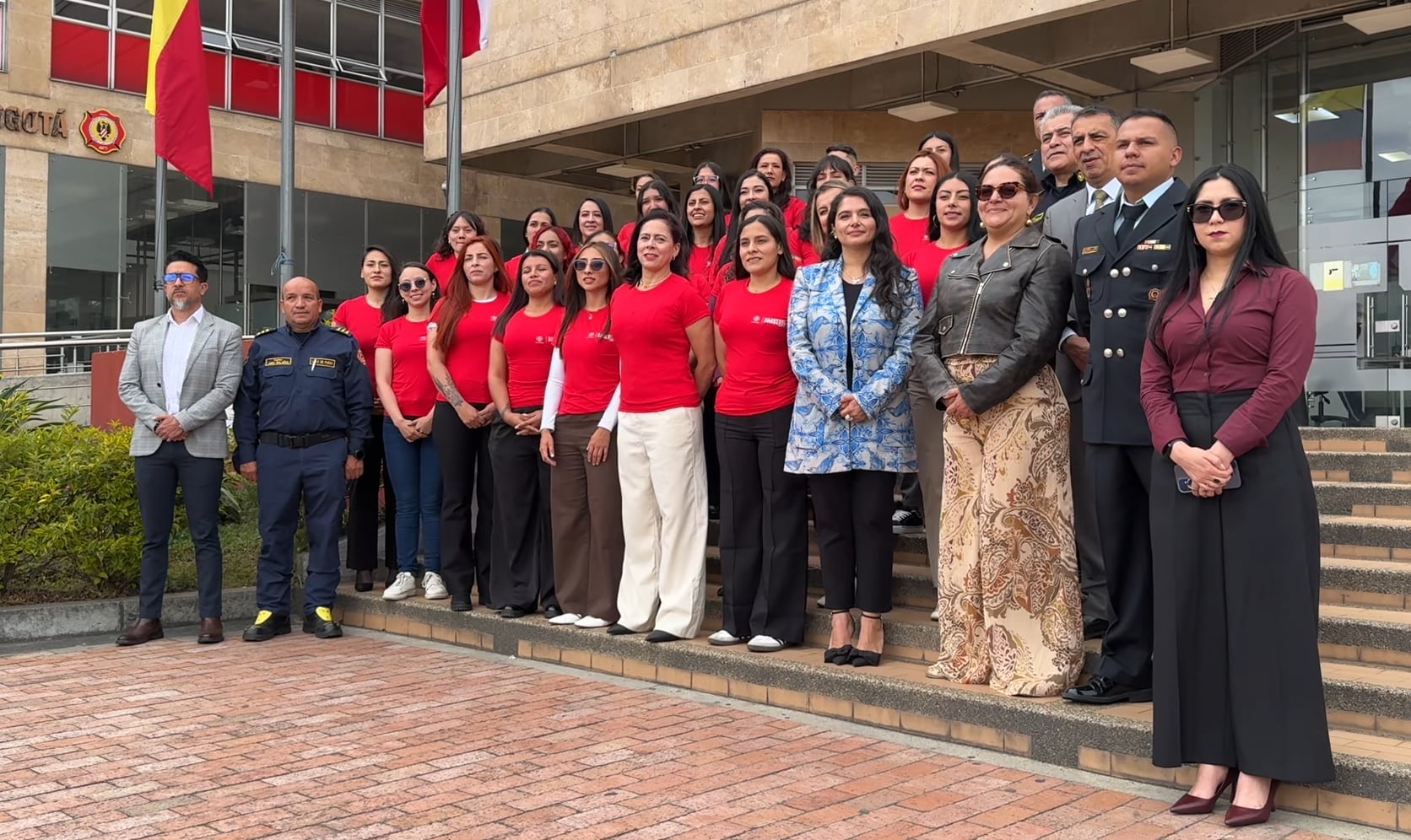 Bomberos Bogotá posesionó a 30 mujeres para el segundo curso exclusivo para bomberas en la historia de la entidad - crédito Bomberos Bogotá