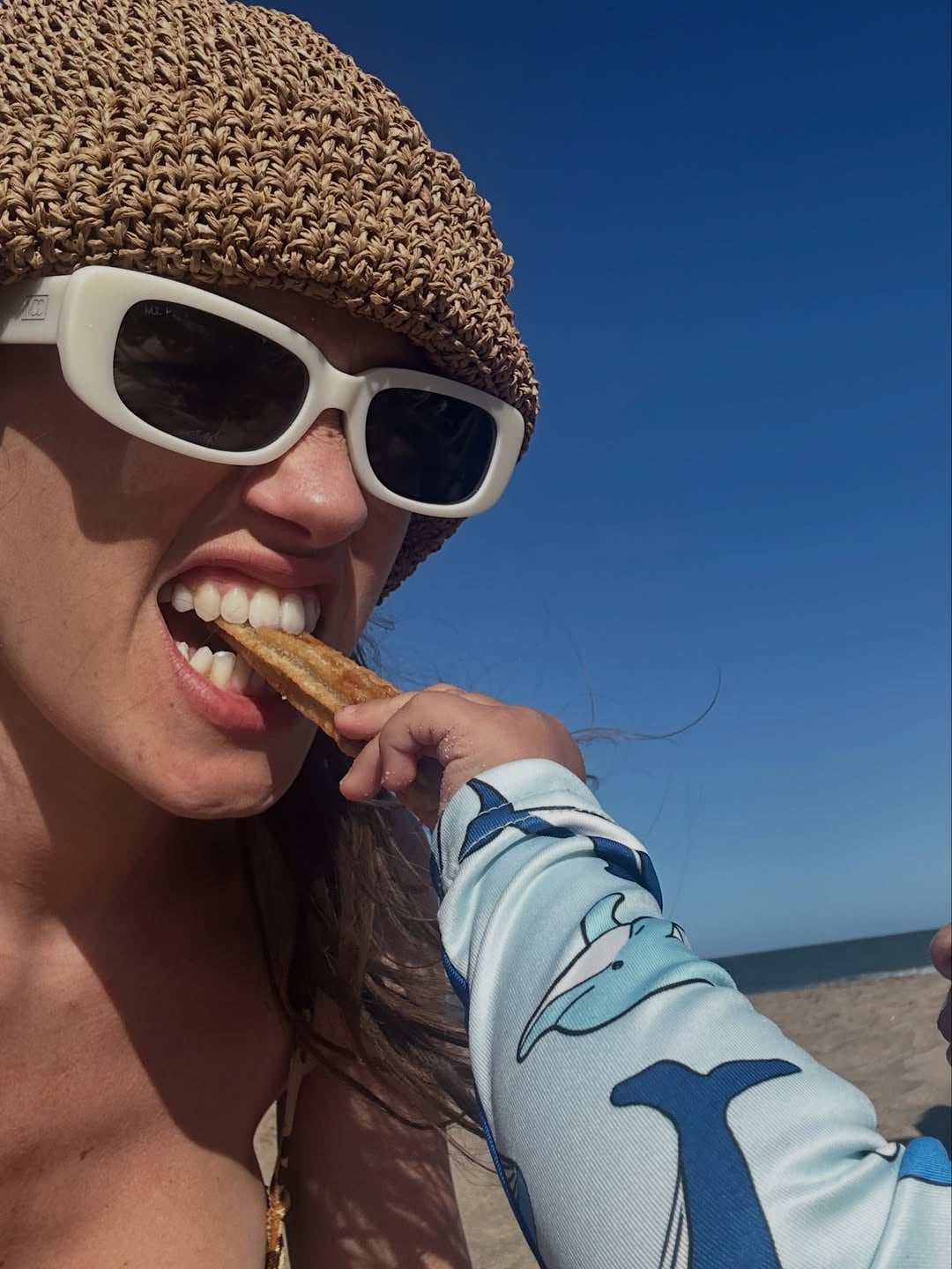 Pino le compartió churros a su mamá