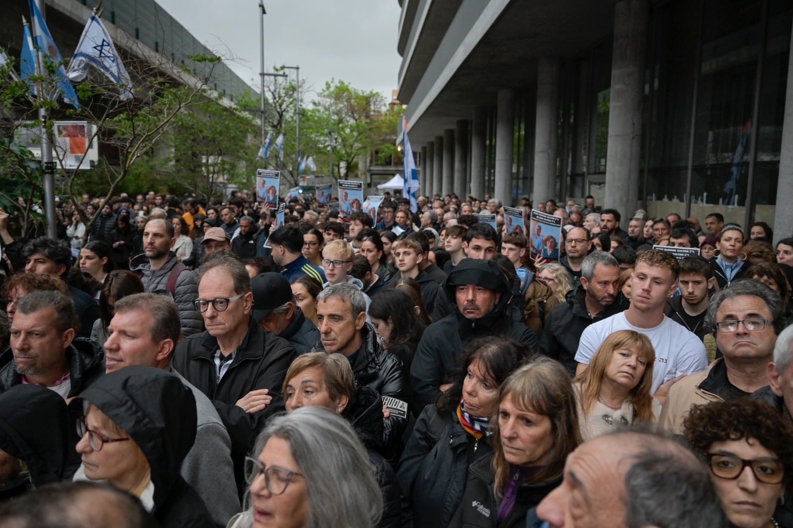 Cientos de personas participaron del acto