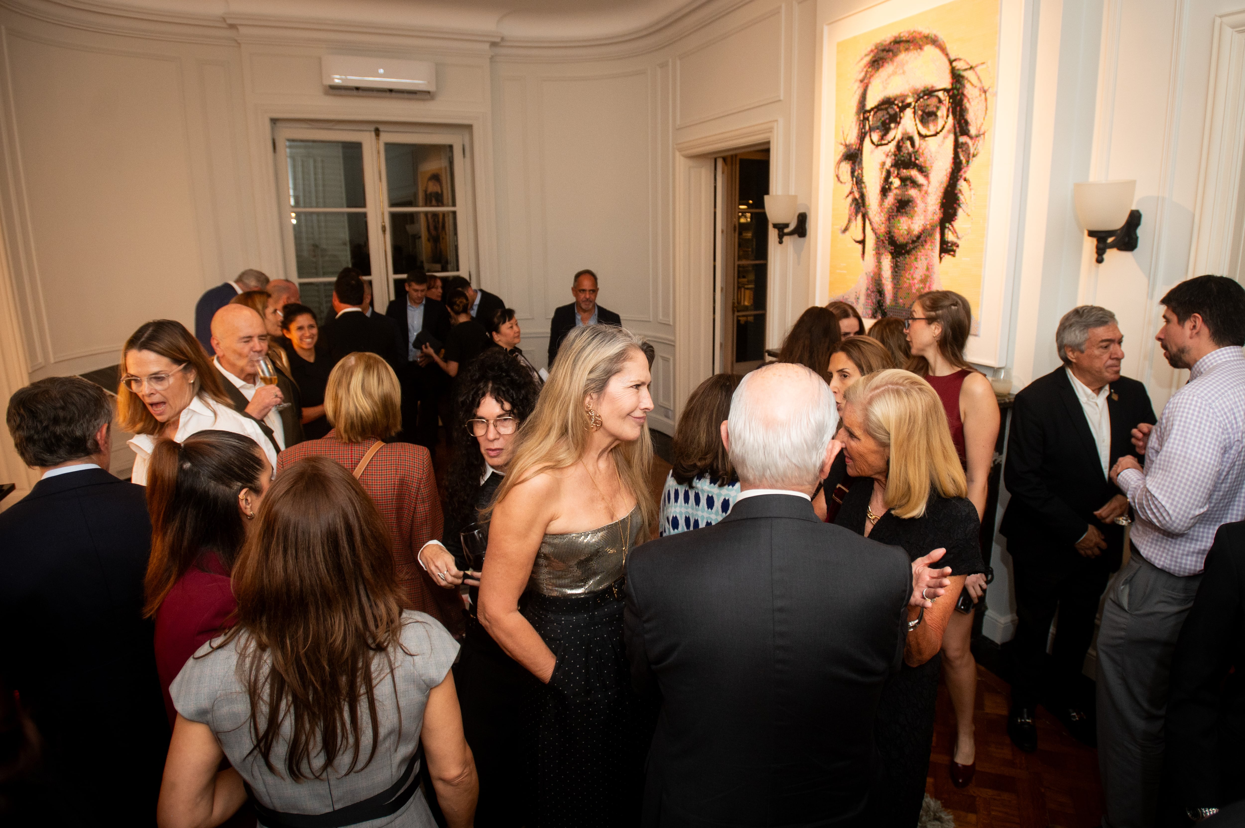 La iniciativa propone generar un entorno de diálogo abierto, flexible y dinámico, donde confluyan miradas, sensibilidades y experiencias provenientes del arte, la cultura y la diplomacia