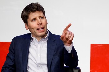 El CEO de OpenAI rechaza la manipulación comercial de las respuestas de ChatGPT (REUTERS/Axel Schmidt)