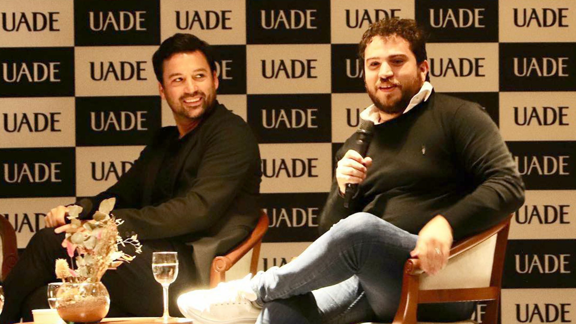 La renuncia se hizo mediante un decreto, junto a la de su vicepresidente (@nicolaspakgojz)