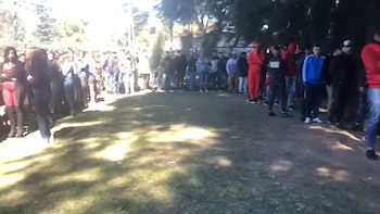 Demorados en una fiesta clandestina