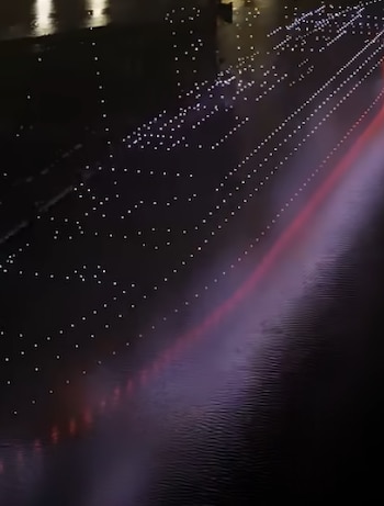 El Titanic fue recreado a tamaño real con cerca de mil drones.