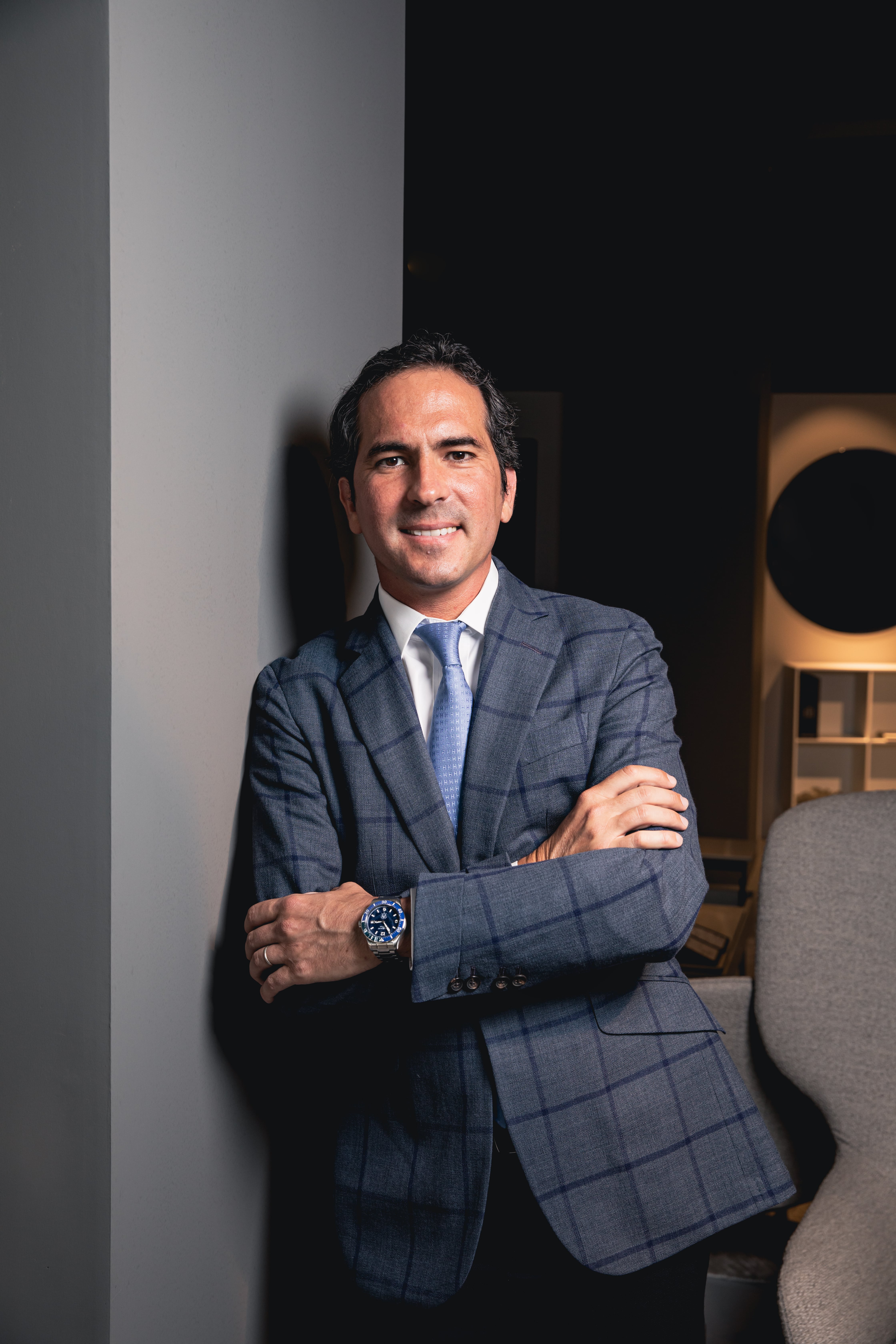 Juan Lucas Martín sostiene que muchas respuestas emocionales actuales se vinculan con experiencias pasadas que el cuerpo registra y reactiva. (Gentileza Martín)