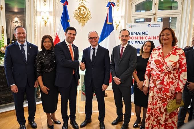 El ministro de Cultura, Roberto Ángel Salcedo, participó en el lanzamiento oficial de la Semana Dominicana en Francia 2026, una iniciativa que busca fortalecer los vínculos diplomáticos, económicos y culturales entre ambas naciones, al tiempo que proyecta a la República Dominicana como un país competitivo y abierto a nuevas oportunidades de cooperación internacional.