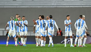 Argentina goleó a Chile y