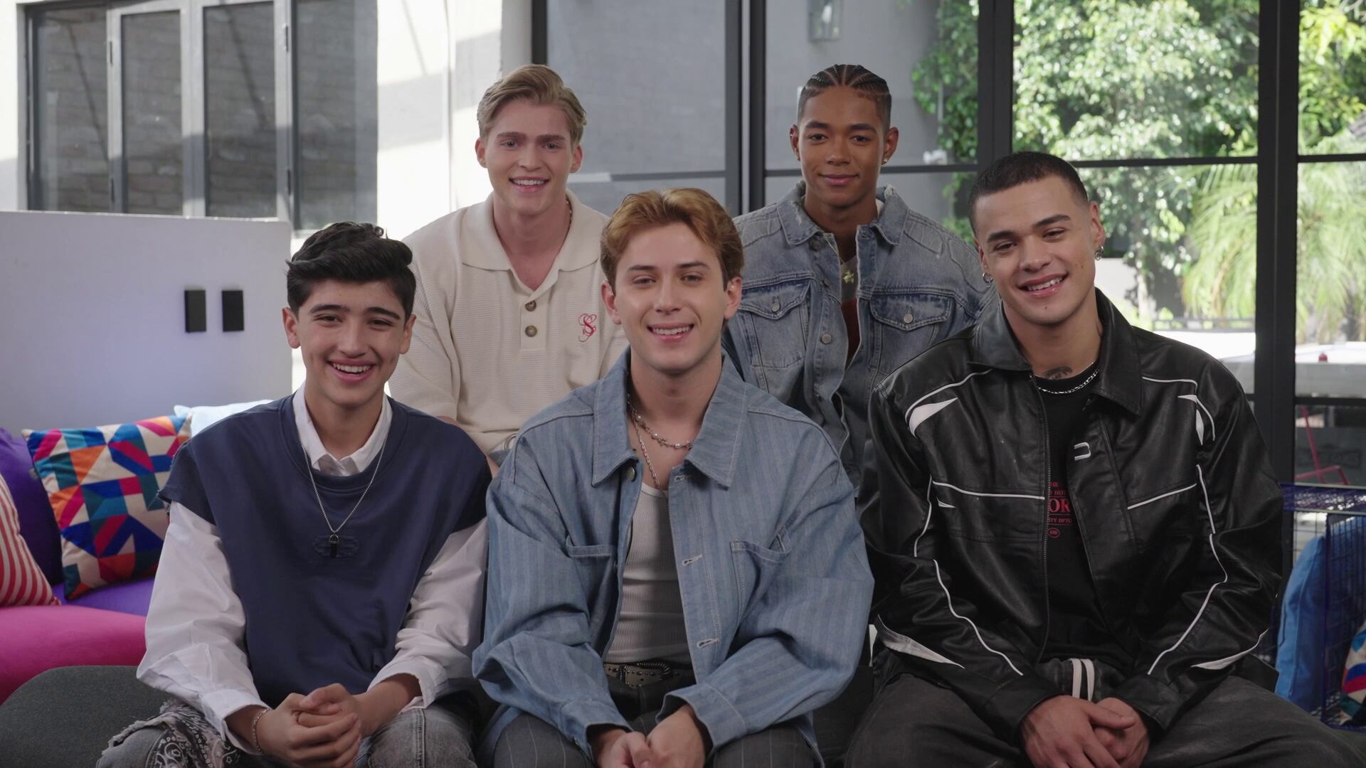 Santos Bravos en entrevista con Infobae (Captura de video/HYBE Latin America)