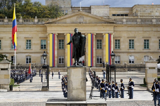 Estratégias históricas e estratégicas exigem o direito se o Centro de Política estiver tentando confirmar sua história - Crédito Credit Credit