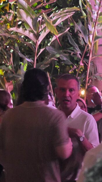 Emilio Tapia, quien ha sido vinculado a casos de corrupción, habría asistido al evento por invitación de su pareja sentimental - crédito @JohaFuentes/X