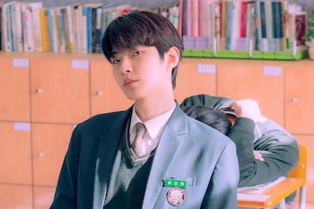 Hwang In-youp en la serie