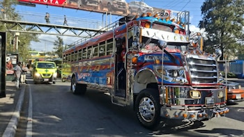 Ataque armado a un autobús mata al piloto y deja dos pasajeras heridas zona transitada de la Ciudad de Guatemala