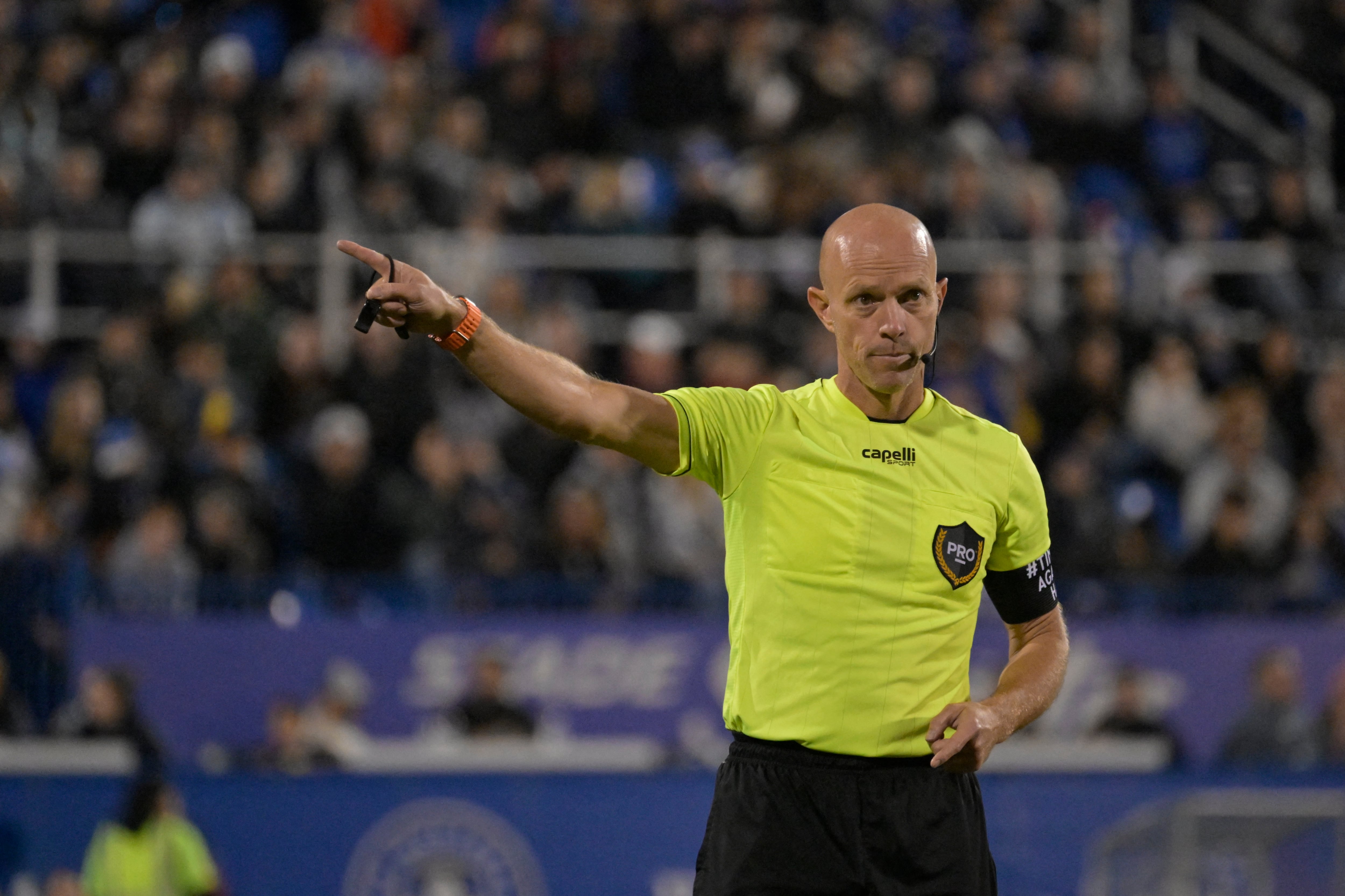 Allen Chapman es el árbitro principal del duelo (Crédito: Eric Bolte-Imagn Images)