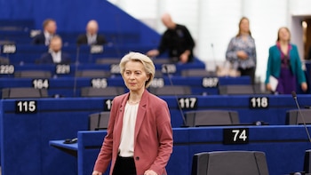 Von der Leyen desoye una