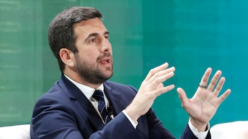Riquelme obtendrá el aval necesario de un banco de Andorra y otro de Canadá para las elecciones del Real Madrid y luchará contra Florentino Pérez