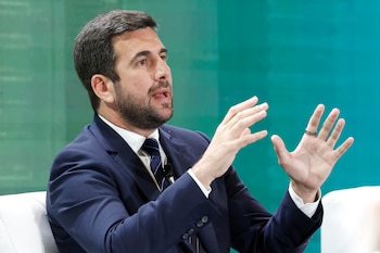 Riquelme obtendrá el aval necesario de un banco de Andorra y Canadá para las elecciones del Real Madrid y luchará contra Florentino Pérez. (EFE)