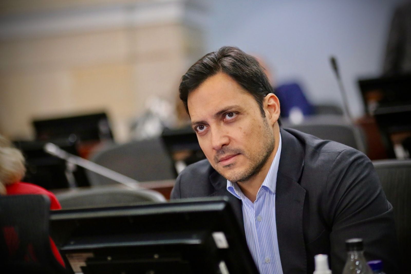 La reciente postura del legislador refleja la intención de ampliar la oposición parlamentaria y de ofrecer nuevas opciones a la ciudadanía para contrarrestar la influencia del oficialismo en el Congreso - crédito Prensa Senado