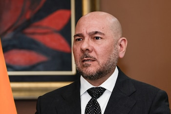 Gian Carlo Loffredo, Ministro de Defensa, habla con la prensa, el 10 de mayo de 2025 (REUTERS/Karen Toro)