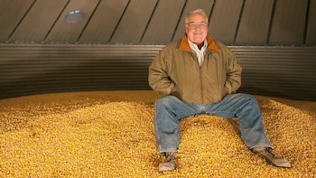 Las mil vidas de Howard Buffett: el granjero y ex sheriff que ocupará el lugar de su padre Warren Buffett en el directorio de Berkshire Hathaway