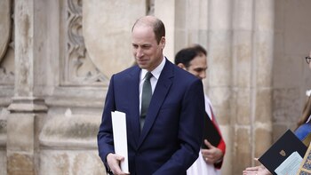 El príncipe Guillermo entrega los premios Diana tras el escándalo por la foto de Catalina