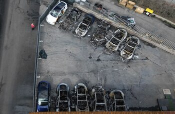 Un dron muestra vehículos Tesla