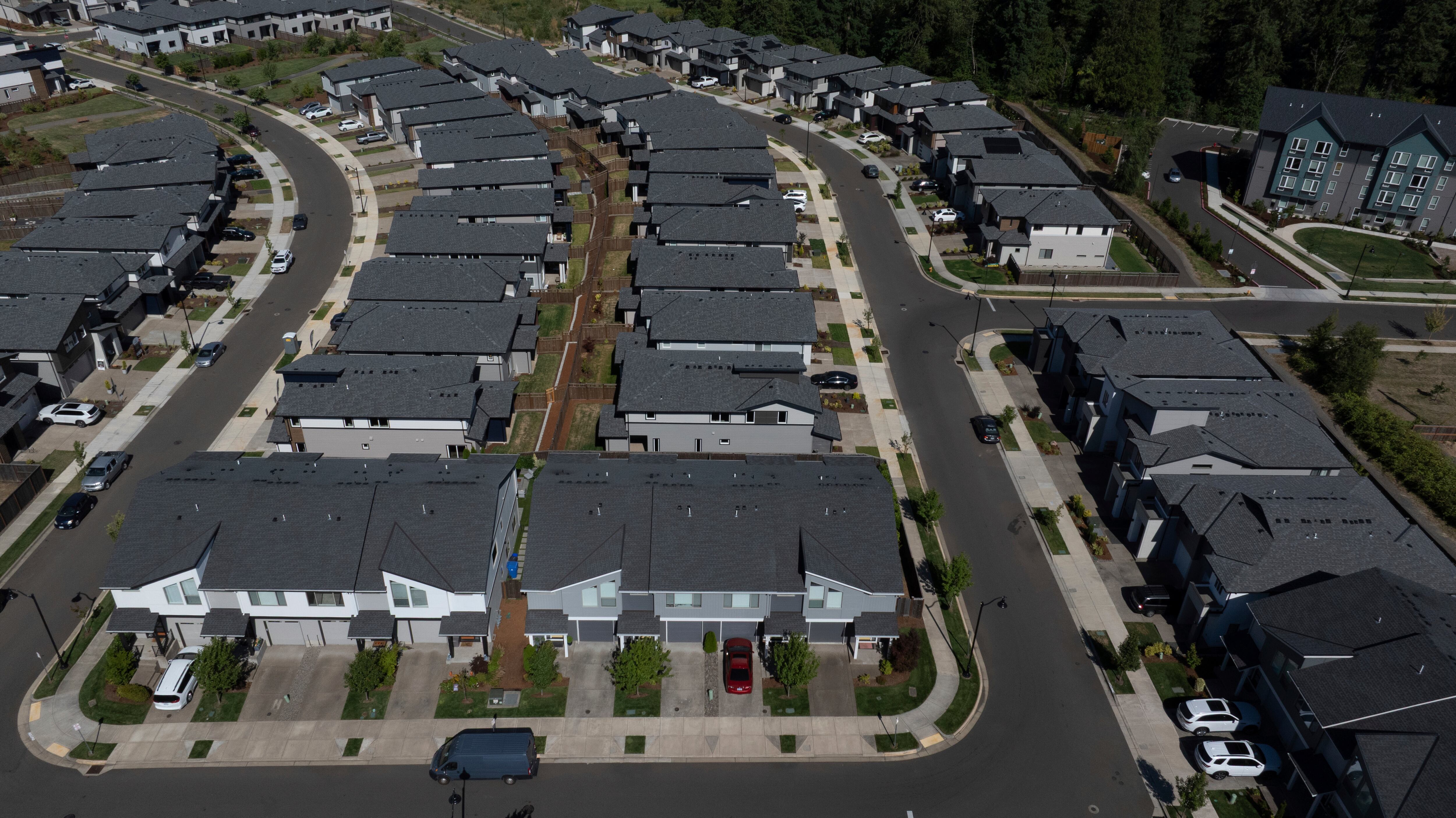 Las solicitudes hipotecarias cayeron 2,9% en la última semana, según la Mortgage Bankers Association, por el impacto de las tasas hipotecarias sobre la demanda (AP foto/Jenny Kane)