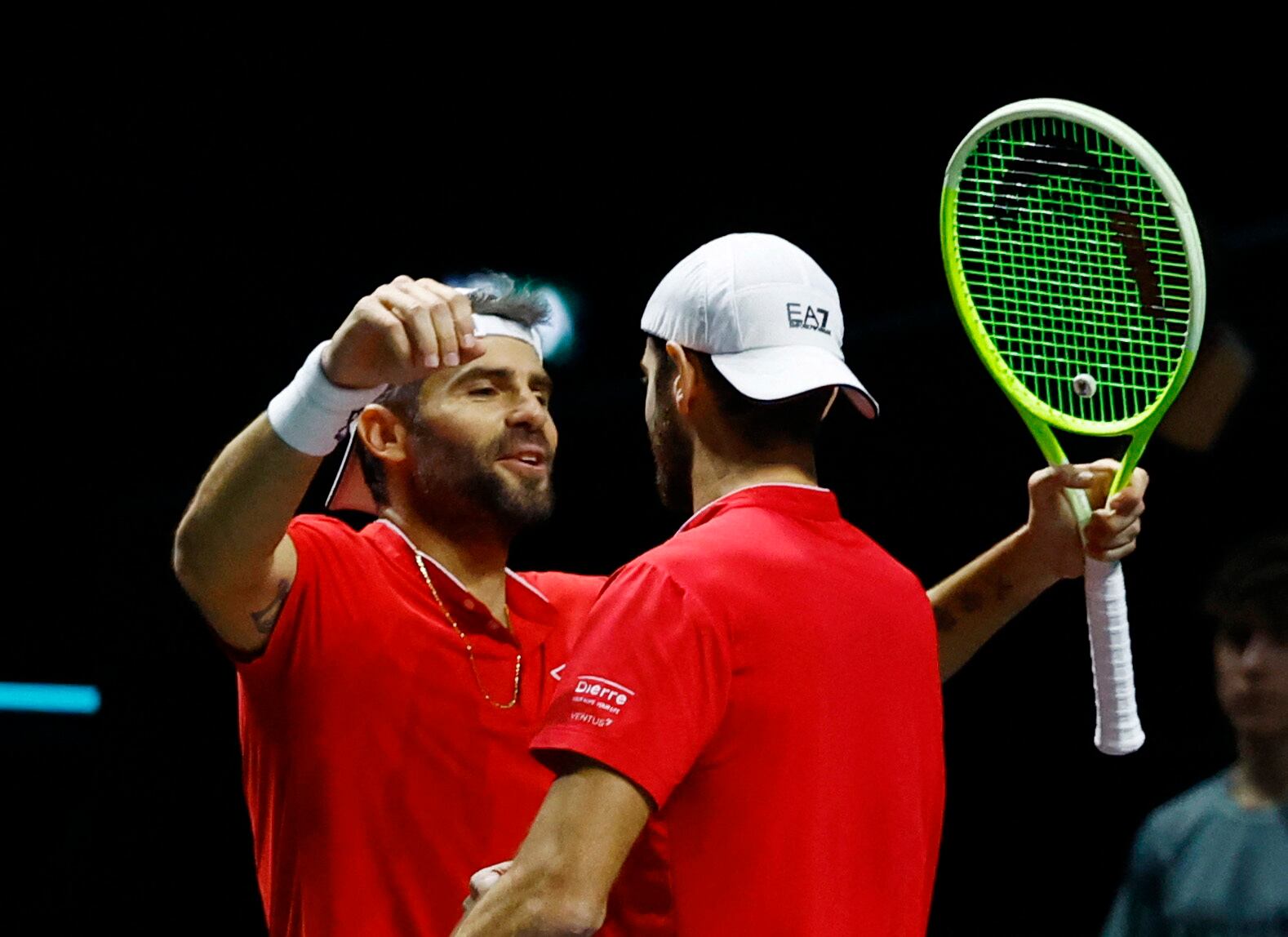 Los italianos Andrea Vavassori y Simone Bolelli avanzaron a semis en Turín (Fuente: REUTERS/Piroschka Van De Wouw)